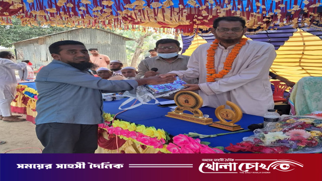 রাণীনগরে ভাদালিয়া স:প্রা: বিদ্যালয়ের প্রধান শিক্ষক মাজেদুর রহমানের বিদায়ী সংবর্ধনা অনুষ্ঠিত