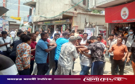 এসএসসি পরীক্ষা কেন্দ্রের সামনে বিএনপির দুই গ্রুপের সংঘর্ষ