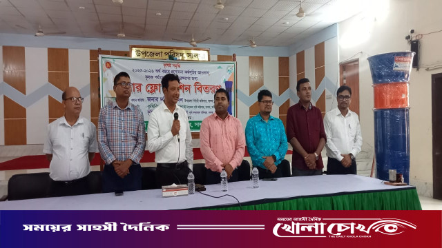 সালথায় কৃষকদের মাঝে পেঁয়াজ সংরক্ষণে এয়ার ফ্লো মেশিন বিতরণ