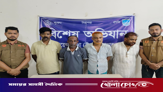 ঢাকা জেলার ডিবি কর্তৃক পৃথক পৃথক অভিযানে ২০০ পুড়িয়া হেরোইন ও ৩০ পিস ইয়াবা ট্যাবলেট সহ ০৪ জন পেশাদার মাদক ব্যবসায়ী গ্রেফতার।