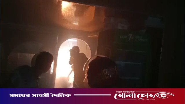 শ্রীনগরে রেস্টুরেন্টে অগ্নিকাণ্ড, অল্পের জন্য রক্ষা পেল আশপাশের দোকানপাট