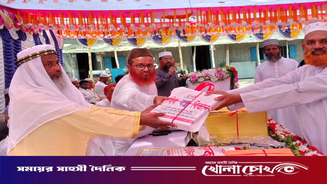 বোয়ালমারীতে অবসরপ্রাপ্ত শিক্ষকের বিদায় সংবর্ধনা অনুষ্ঠিত