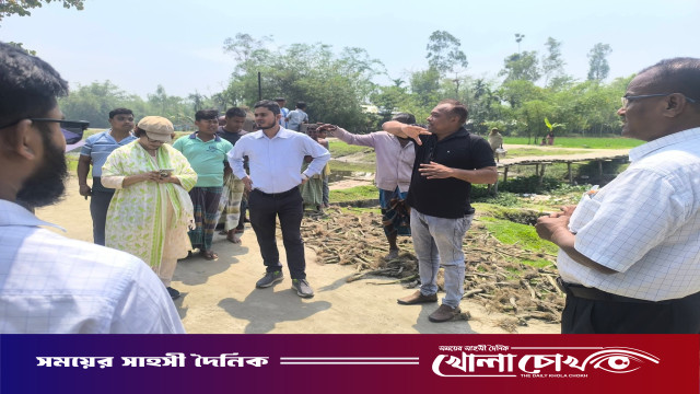 জলঢাকায় তিস্তা সেচ ক্যানেলে ব্রীজ নির্মাণের স্থান পরিদর্শন করেন পানি উন্নয়ন বোর্ডের কর্মকর্তারা