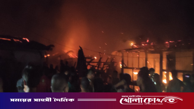 রোয়াংছড়িতে অগ্নিকাণ্ডে ৩টি বসতঘর পুড়ে ছাই