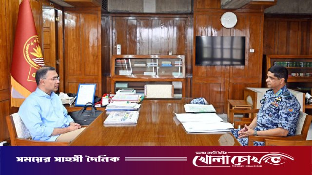 প্রধানমন্ত্রীর সঙ্গে বিমানবাহিনী প্রধানের সৌজন্য সাক্ষাৎ