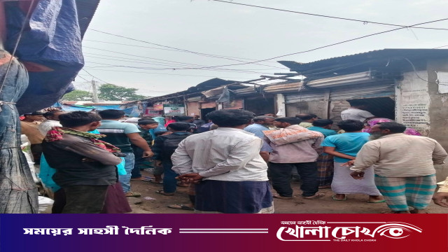 আত্রাইয়ের বান্দাইখাড়া বাজারে ভয়াবহ অগ্নিকাণ্ডে ক্ষতি প্রায় ৯ লাখ টাকা