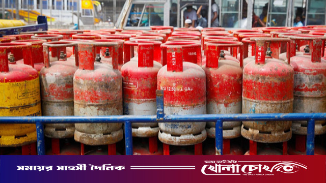 আত্রাইয়ে সরকারি দর উপেক্ষা করে এলপিজি বিক্রি, প্রশাসনের পক্ষে নেই কোনো নজরদারি