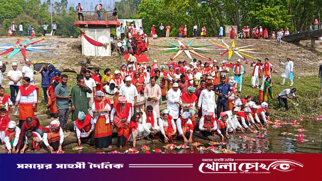 কাপ্তাইয়ের জলে ভাসলো ফুল, পাহাড় মাতলো তঞ্চঙ্গ্যাদের ‘বিষু’ উৎসব