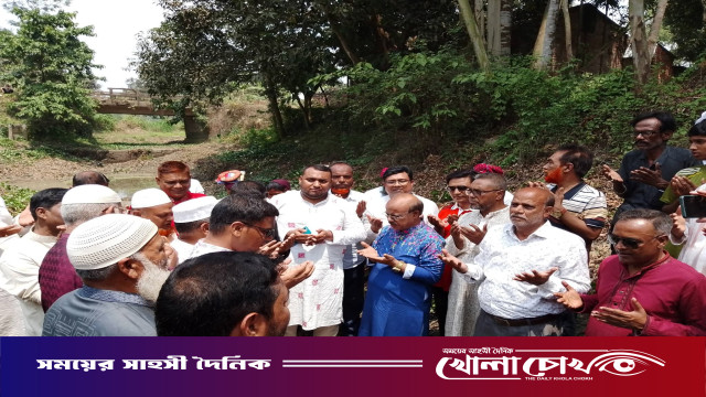 আত্রাইয়ে প্রধানমন্ত্রীর প্রতিশ্রুতি বাস্তবায়নে খাল পুনঃখননের শুভ উদ্বোধন করেন স্থানীয় এমপি শেখ রেজাউল ইসলাম রেজু