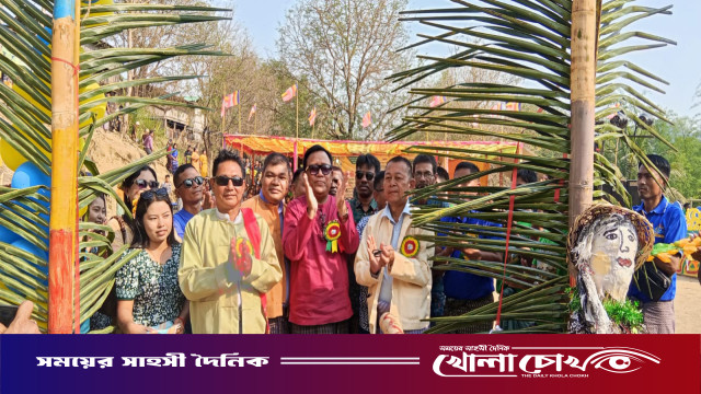 রুমায় মৈত্রী পানি বর্ষণ: সাংগ্রাই পোয়ে উৎসবে সম্প্রীতির আনন্দে মাতোয়ারা যুবারা