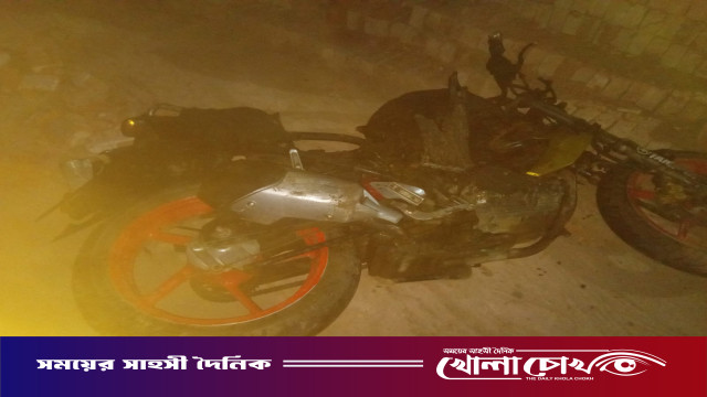 নোয়াখালীতে ফসলি জমির মাটি বিক্রি নিয়ে দু’গ্রুপের সংঘর্ষ, মোটরসাইকেলে অগ্নিসংযোগ