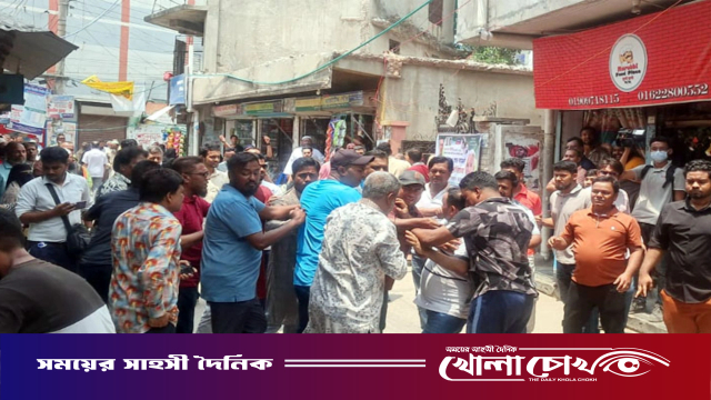 এসএসসি পরীক্ষা কেন্দ্রের সামনে বিএনপির দুই গ্রুপের সংঘর্ষ