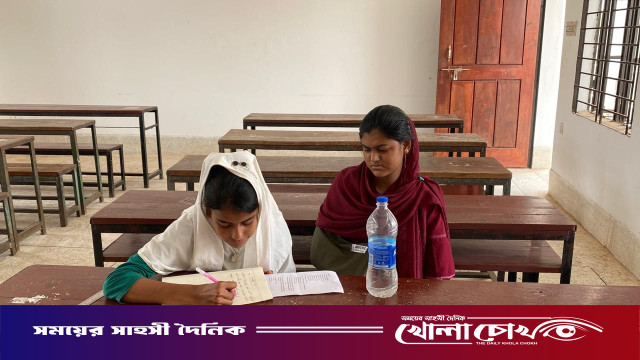 মঠবাড়িয়ায় ইউএনওর সহায়তায় শ্রুতিলেখকে পরীক্ষা দিচ্ছে এসএসসি পরীক্ষার্থী