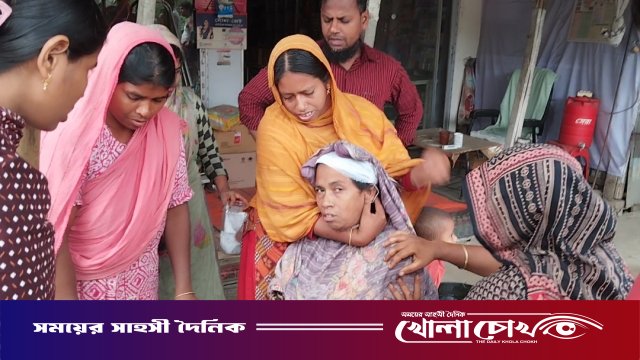 নগরকান্দায় গোল্ডেন লাইন বাসের ধাক্কায় নারী আহত, বাস আটকে স্থানীয়দের বিক্ষোভ