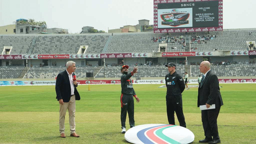 সিরিজে টিকে থাকার লড়াইয়ে ফিল্ডিংয়ে বাংলাদেশ, একাদশে ফিরলেন সৌম্য