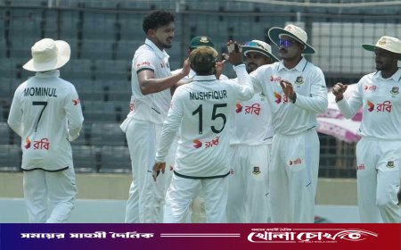 মিরপুর টেস্ট: মিরাজ-তাসকিনের জোড়া আঘাতে চাপে পাকিস্তান; তাসকিনের উইকেটের ‘হাফ সেঞ্চুরি’