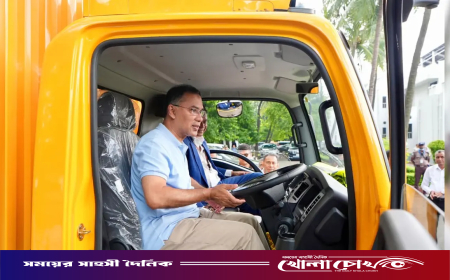 স্পোর্টস ও ইভি গাড়ি বিষয়ক প্রদর্শনীতে প্রধানমন্ত্রী