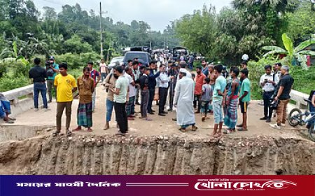 গভীর রাতে বুলডোজার দিয়ে র‍্যাব ক্যাম্পের দেয়াল গুঁড়িয়ে দিল সন্ত্রাসীরা, কেটে দেওয়া হলো রাস্তা