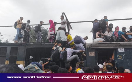 জয়দেবপুর রেল জংশনে জনসমুদ্র: ট্রেনের বিলম্ব আর উপচে পড়া ভিড়ে ম্লান ঈদযাত্রার আনন্দ