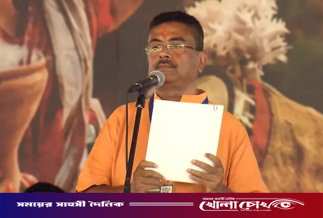 প্রথম মুখ্যমন্ত্রী হিসেবে শপথ নিলেন শুভেন্দু অধিকারী