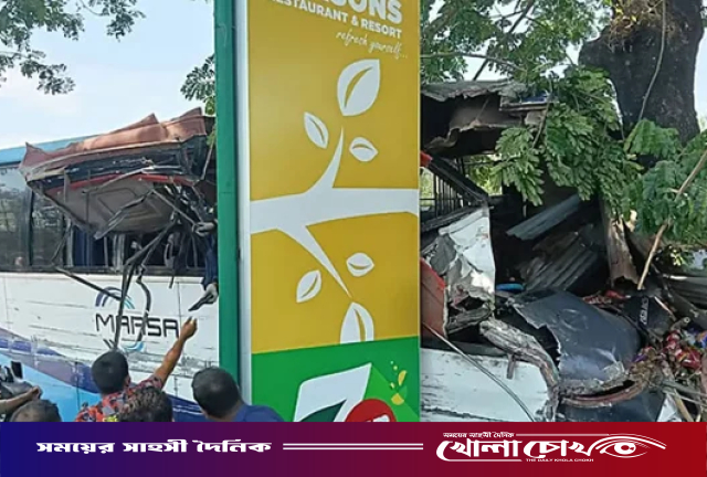 চট্টগ্রামে মারসা পরিবহনের দুই বাসের মুখোমুখি সংঘর্ষ: নিহত ৪, আহত ১৩