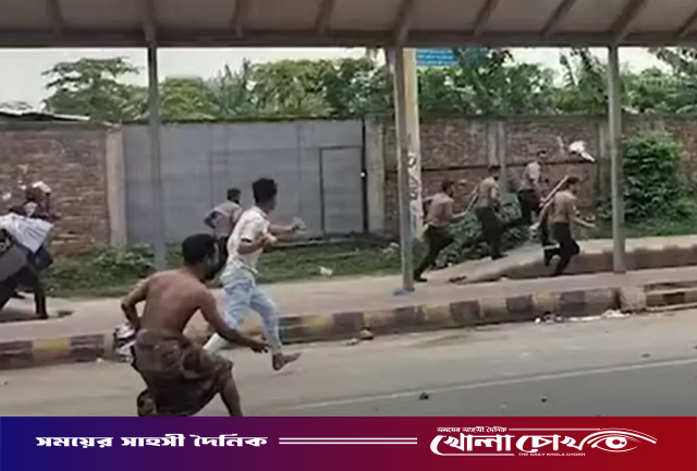 অভিযানকালে হামলা, দৌড়ে প্রাণে বাঁচলেন পুলিশ সদস্যরা