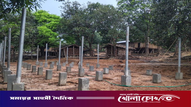 জেলা পরিষদের ভবন নির্মাণে নিম্নমানের সামগ্রী ব্যবহারের অভিযোগ