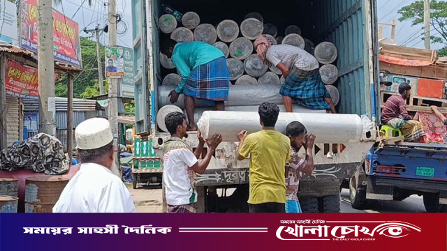 চোরাই কাপড় যুবদল নেতার গোডাউনে মজুদ, স্বেচ্ছাসেবক দল নেতা গ্রেপ্তার