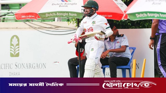 জন্মদিনের উৎসবে মুশফিকের ফিফটি: ব্যাট হাতে লড়ছেন 'মিস্টার ডিপেন্ডেবল'