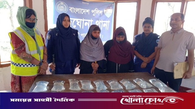 কাপ্তাইয়ে ১৮ লিটার চোলাই মদসহ দুই নারী মাদক কারবারি গ্রেফতার