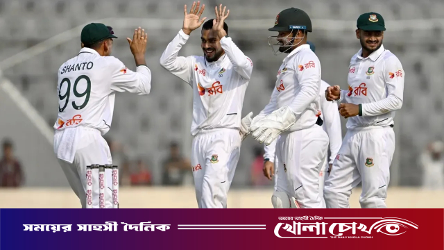 ব্যাটসম্যানদের ব্যর্থতা ও বোলারদের ধারহীন দিনে অস্বস্তিতে বাংলাদেশ