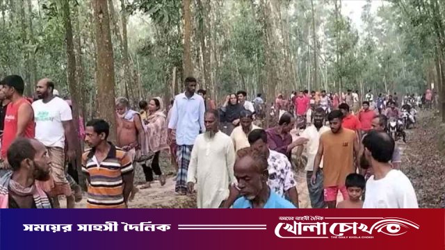 গাজীপুরে গরু চোর সন্দেহে গণপিটুনিতে ৩ জনের মৃত্যু; পিকআপে আগুন