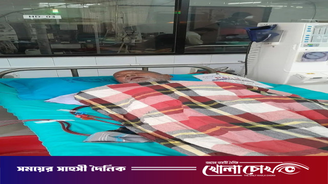 অসুস্থ ‌বাবার সুস্থতা কামনায় আশীর্বাদ চাইলেন সন্তান