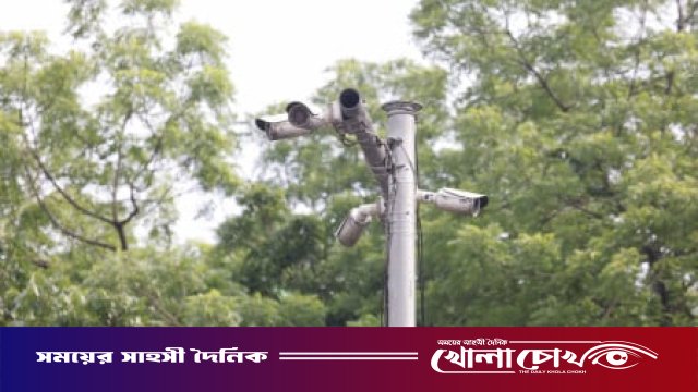 এআই ক্যামেরার ভয়ে ফাঁকা রাস্তাতেও সিগন্যাল মানছেন চালকেরা