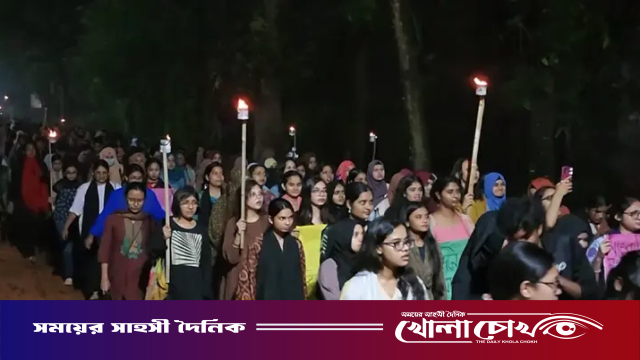 ধর্ষণ চেষ্টার অভিযোগে উত্তাল জাহাঙ্গীরনগর: মধ্যরাতে শিক্ষার্থীদের বিক্ষোভ, ৫ দফা দাবি