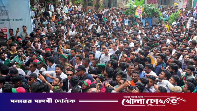 ভয়ংকর ভালোবাসা ও একটি ঘৃণার গল্প: রাজনীতির অসংযত আবেগ ও আগামীর পথ