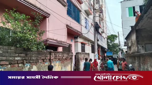 মাদারীপুরে আত্মীয়ের বাসা থেকে একই পরিবারের তিনজনের মরদেহ উদ্ধার