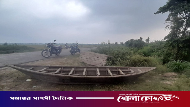 নওগাঁর আত্রাইয়ে মহাসড়কে গণডাকাতি: অস্ত্রের মুখে জিম্মি করে লুটপাট