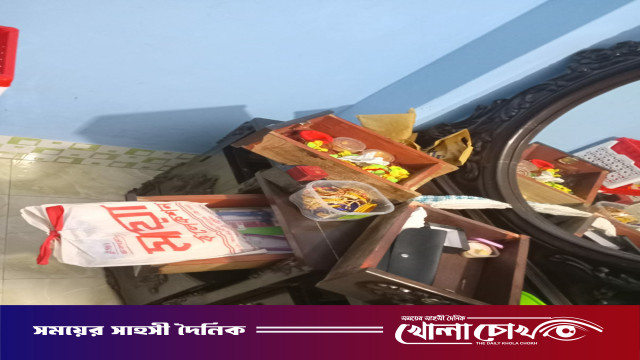 নোয়াখালীর সুবর্ণচর পুলিশ কনস্টেবলের বাড়ি থকে স্বর্ণালংকার ও টাকা লুট