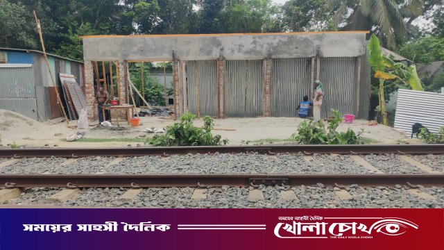 ফরিদপুরে রেলওয়ের জলাশয় ভরাট করে পাকা স্থাপনা নির্মাণের অভিযোগ: স্থানীয়দের উদ্বেগ
