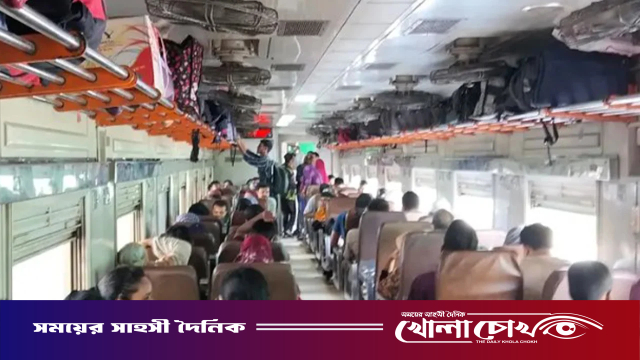 ঈদুল আজহা: ট্রেনের ঈদযাত্রার প্রথম দিনে স্টেশনে যাত্রীর চাপ কম