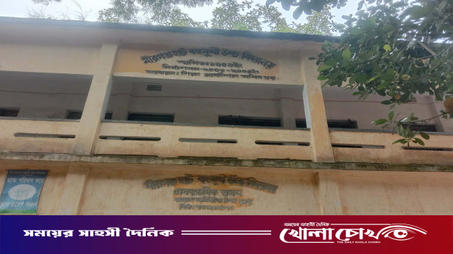 নীলফামারীতে এসএসসি পরীক্ষার্থী দিয়ে খাতা মূল্যায়ন করালেন শিক্ষক, তোলপাড়