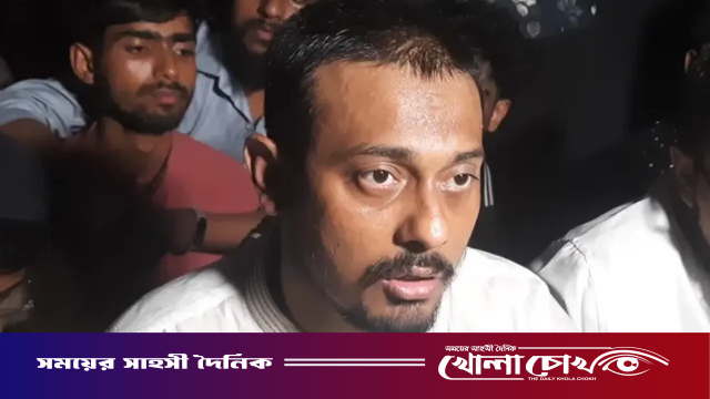 হঠাৎ চোখে অন্ধকার দেখতে শুরু করি: নাসীরুদ্দীন পাটওয়ারী