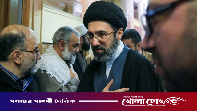 বাঙ্কারে লুকিয়ে আছেন মোজতবা খামেনি, বার্তা আদান-প্রদান করেন যেভাবে