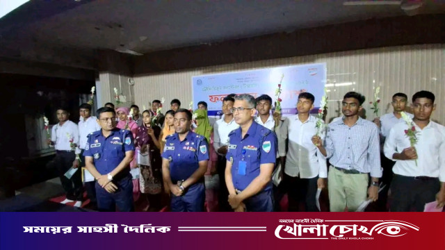 মাগুরায় ১২০ টাকায় পুলিশের চাকরি: স্বচ্ছতা ও মেধায় ১৭ জনের স্বপ্ন পূরণ