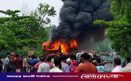 ফটিকছড়িতে দুর্ঘটনায় বাবা-ছেলের মৃত্যু, বাসে আগুন