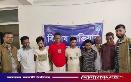 আশুলিয়ায় ডিবির অভিযান: জুয়ার আসর থেকে ৭ পেশাদার জুয়াড়ি গ্রেফতার