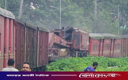 লাইনচ্যুত বগি উদ্ধার করতে যাওয়া রিলিফ ট্রেনও লাইনচ্যুত