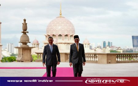 প্রধানমন্ত্রী তারেক রহমানকে উষ্ণ অভ্যর্থনা আনোয়ার ইব্রাহিমের