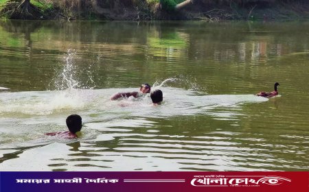 ফরিদপুরে প্রথমবারের মতো ঐতিহ্যবাহী ‘হাঁস খেলা’: পুকুরপাড়ে মানুষের ঢল
